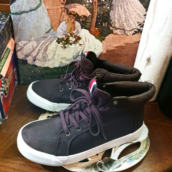 👟 👟 Navy Faux Suede Hightop Sneakers 👟 👞NWT!Dark Brown,Nice🎁Gift. 👟 👞 - Picture 1 of 12